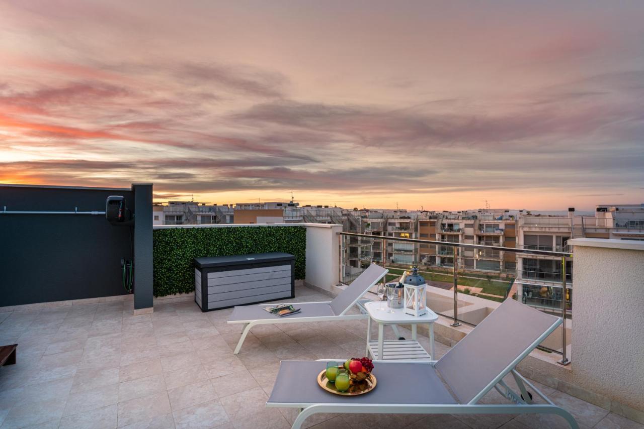 La Zenia Cocoon - Luxury Penthouse With Jacuzzi, 2 Pools, Indoor Heated Pool, Sauna, Gym, Playstation Apartment Dehesa de Campoamor  Bagian luar foto