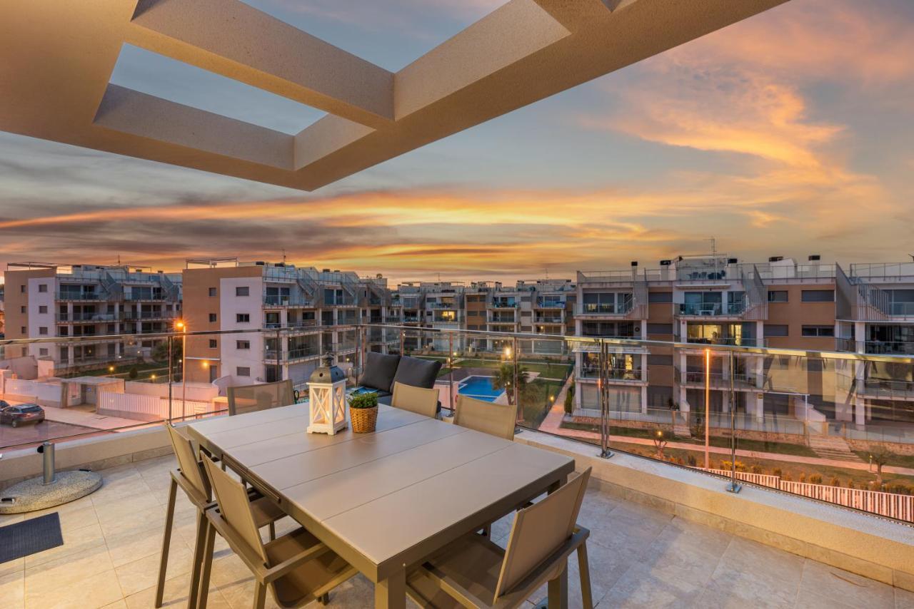 La Zenia Cocoon - Luxury Penthouse With Jacuzzi, 2 Pools, Indoor Heated Pool, Sauna, Gym, Playstation Apartment Dehesa de Campoamor  Bagian luar foto