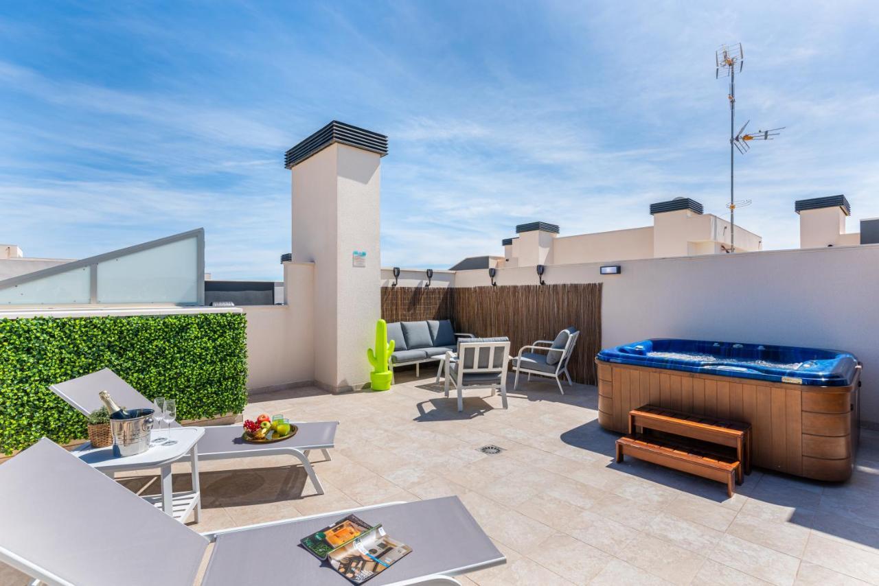La Zenia Cocoon - Luxury Penthouse With Jacuzzi, 2 Pools, Indoor Heated Pool, Sauna, Gym, Playstation Apartment Dehesa de Campoamor  Bagian luar foto